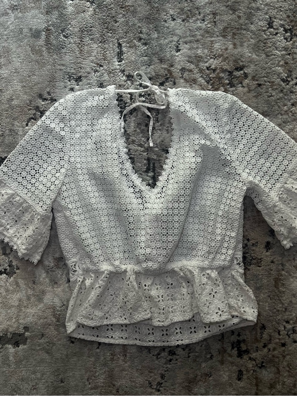 Abercrombie & Fitch White Eyelet Lace Peplum V-Neck Top - Picture 2 of 2